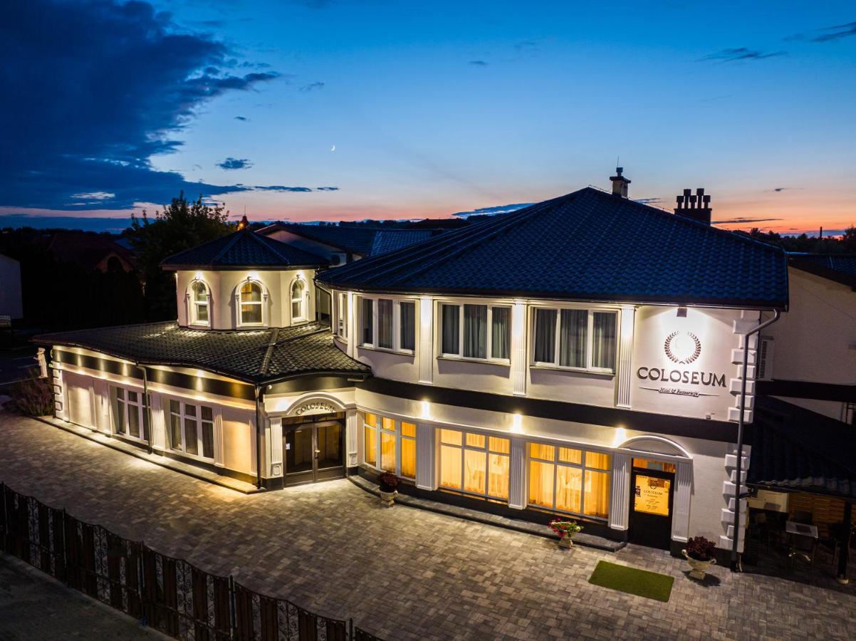 Hotel Coloseum Jarosław Exterior foto