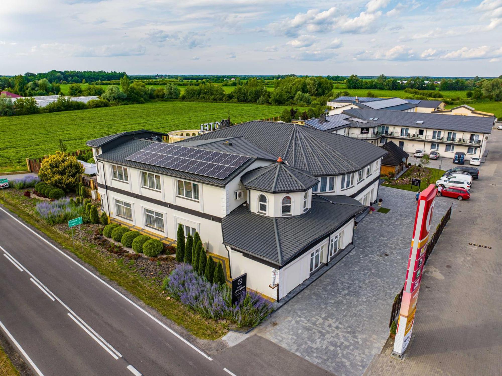Hotel Coloseum Jarosław Exterior foto